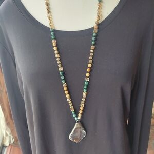 Elegant Beaded Necklace with Pendant
